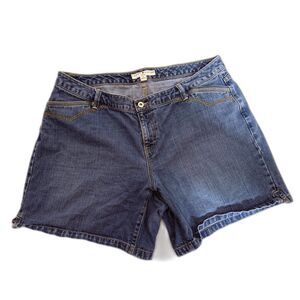 Tommy Hilfiger Woman Size 18 Denim Shorts Dark Wash Mid Rise 6" Inseam